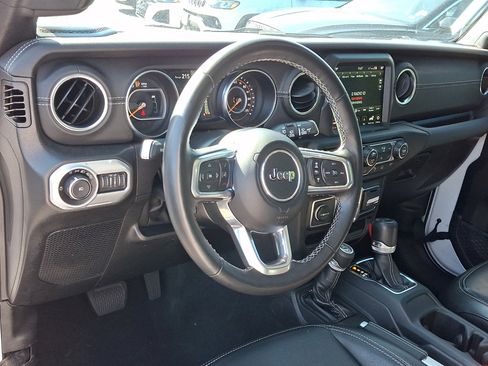Used 2022 Jeep Wrangler Unlimited Sahara w/ Cold Weather Group AWD/4WD image 25