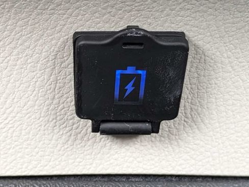 Used 2021 Toyota Camry XLE w/ Navigation Package FWD image 19