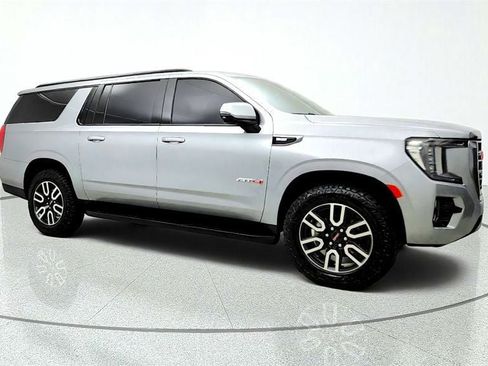 Used 2024 GMC Yukon XL AT4 w/ Technology Package AWD/4WD image 3