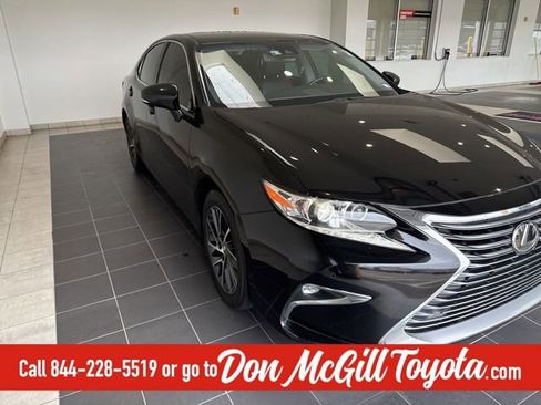Used 2017 Lexus ES 350 w/ Luxury Package image 5