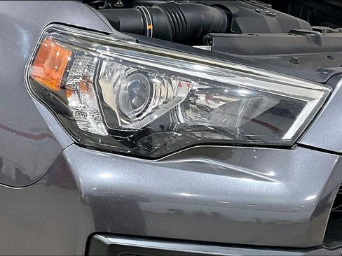 Used 2015 Toyota 4Runner Limited AWD/4WD image 28