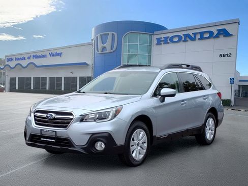Used 2019 Subaru Outback 2.5i Premium AWD/4WD image 1