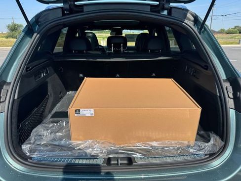 New 2025 Mercedes-Benz GLC 300 image 8