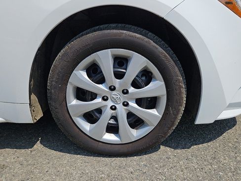 Used 2024 Toyota Corolla LE FWD image 9