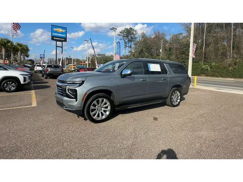 Certified 2025 Chevrolet Suburban Premier image 6