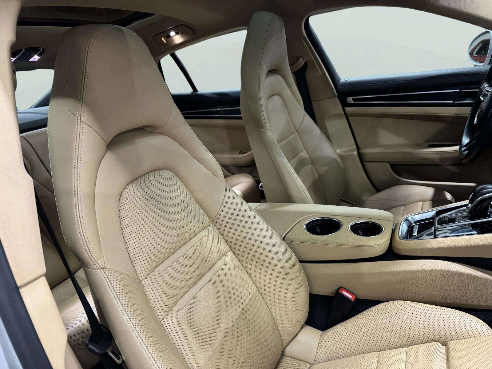 Used 2023 Porsche Panamera 4 Platinum Edition AWD/4WD image 35