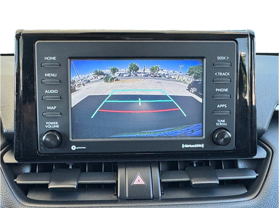Used 2021 Toyota RAV4 LE AWD/4WD image 16
