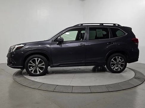Used 2022 Subaru Forester Limited AWD/4WD image 2
