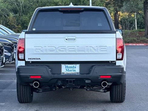 New 2026 Honda Ridgeline Black Edition image 5