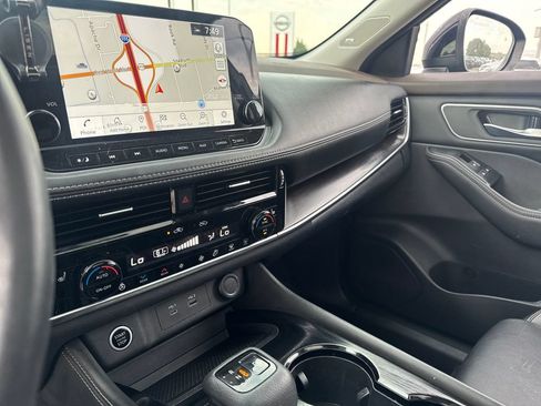 Used 2021 Nissan Rogue SL w/ Premium Package FWD image 19