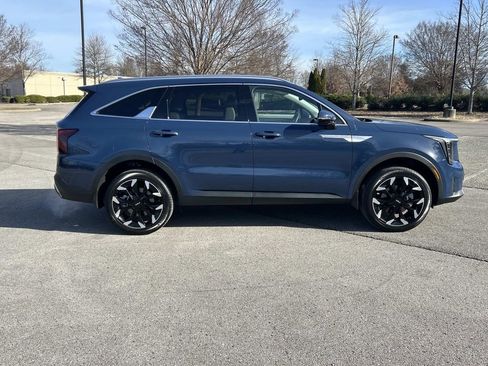 Used 2025 Kia Sorento EX w/ Panoramic Sunroof Package AWD/4WD image 8