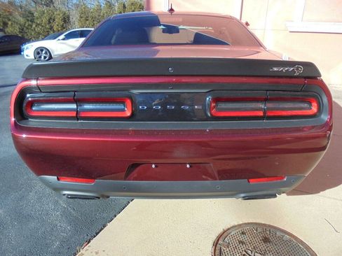 Used 2020 Dodge Challenger SRT Hellcat RWD image 6