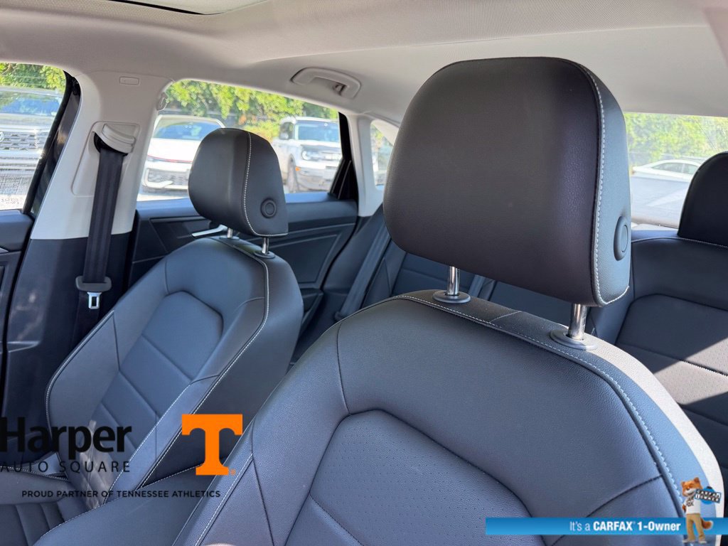 Used 2024 Volkswagen Jetta SE w/ Panoramic Sunroof Package FWD image 12