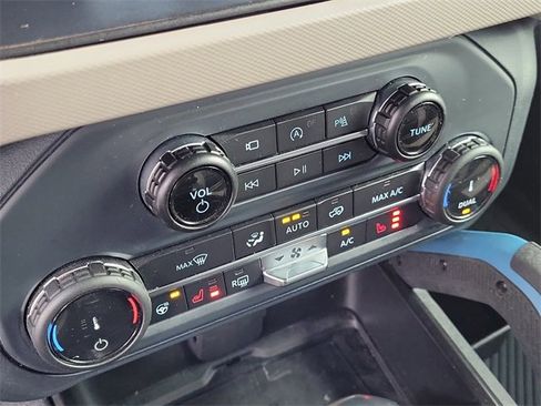 Used 2022 Ford Bronco Wildtrak image 29