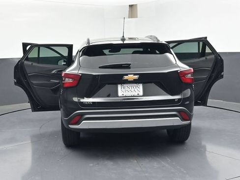 Used 2025 Chevrolet Trax LT w/ LT Convenience Package FWD image 48