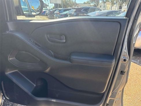 Used 2022 Nissan Frontier S w/ Technology Package image 17