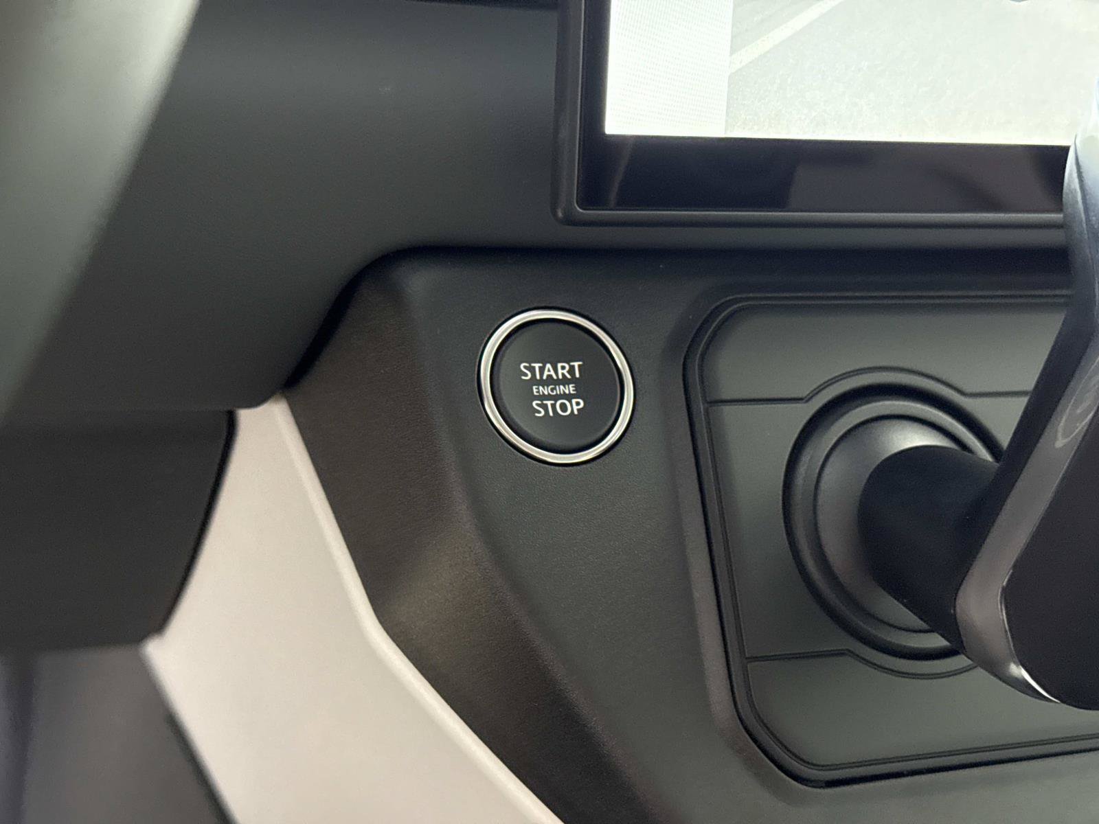 New 2026 Land Rover Defender 110 X-Dynamic SE AWD/4WD image 30
