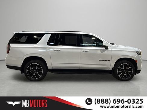 Used 2022 Chevrolet Suburban RST w/ Sport Performance Package AWD/4WD image 5