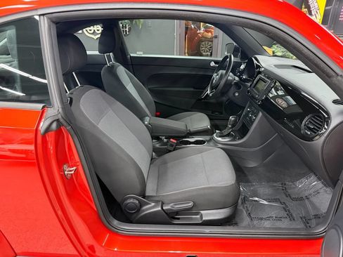 Used 2018 Volkswagen Beetle 2.0T S FWD image 15