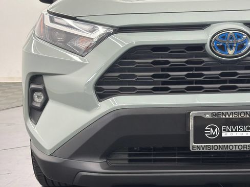 Used 2022 Toyota RAV4 XLE Premium AWD/4WD image 9