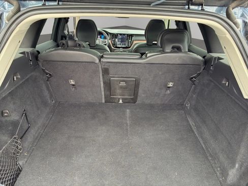 Used 2022 Volvo XC60 B5 Momentum AWD/4WD image 20