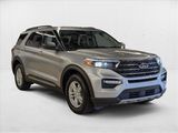 Used 2021 Ford Explorer XLT w/ Equipment Group 202A image 3