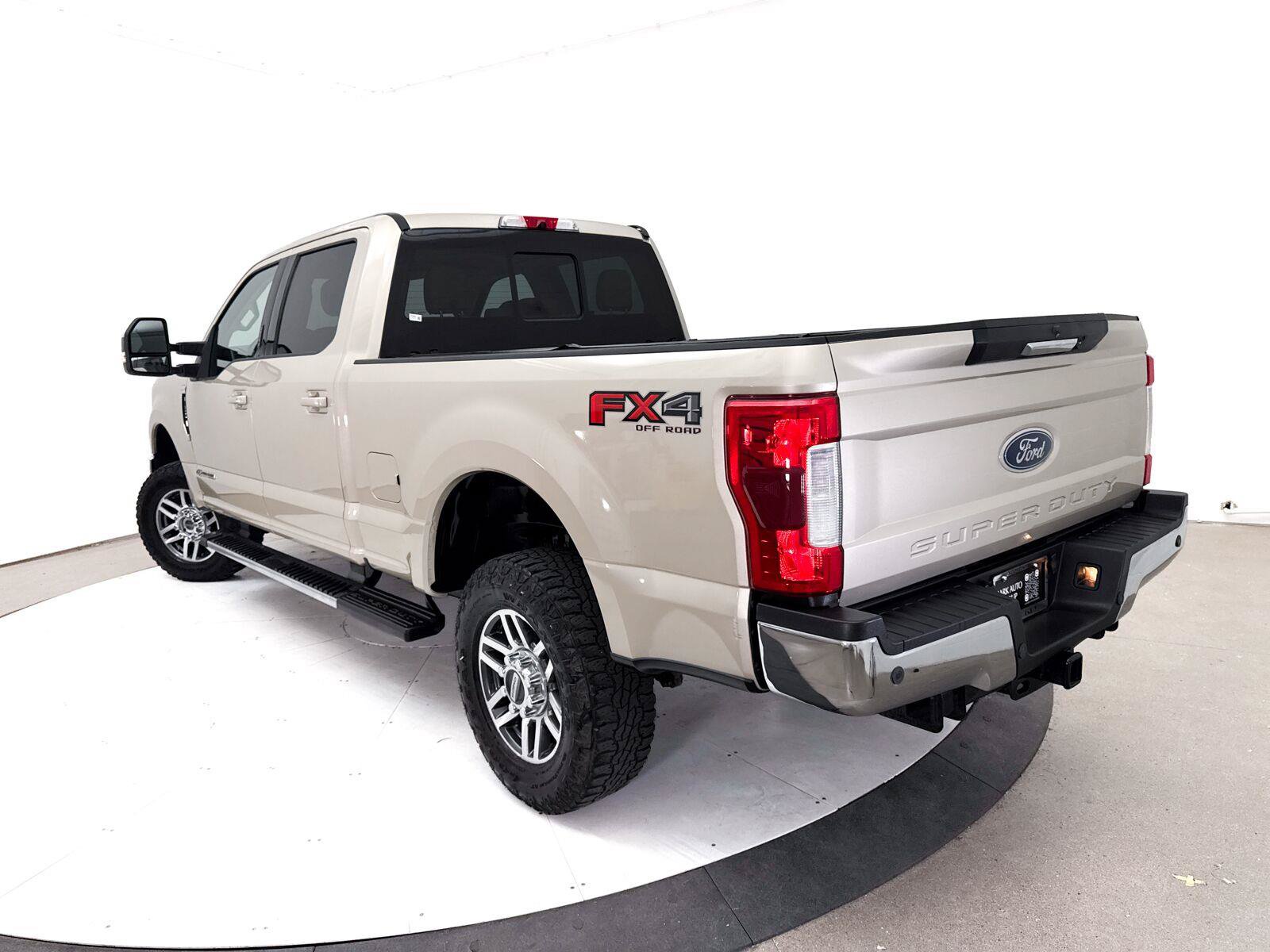 Used 2017 Ford F250 Lariat w/ Lariat Value Package AWD/4WD image 2