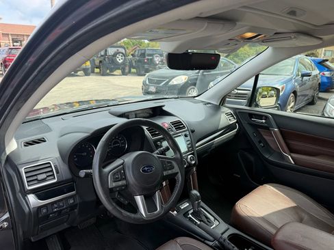 Used 2017 Subaru Forester 2.5i Touring AWD/4WD image 10