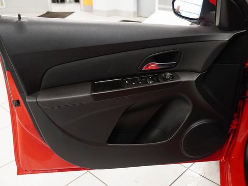 Used 2015 Chevrolet Cruze LT image 16