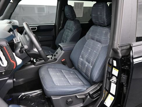 Used 2025 Ford Bronco Heritage Edition AWD/4WD image 17