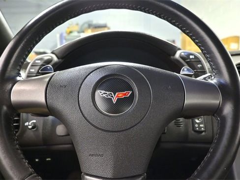 Used 2006 Chevrolet Corvette Base w/ Preferred Equipment Group image 21