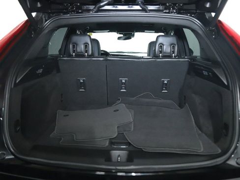 Used 2023 Cadillac XT4 Luxury w/ Cold Weather Package image 30