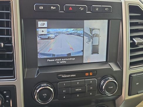 Used 2019 Ford F350 Lariat w/ Tow Technology Bundle image 21