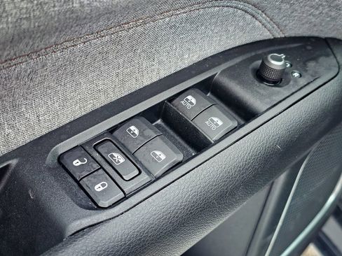 Used 2022 Jeep Compass Latitude image 11