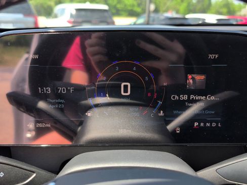 New 2026 Chevrolet Traverse LT w/ Sun and Wheel Package FWD image 23