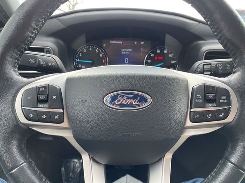 Used 2022 Ford Explorer XLT w/ Equipment Group 202A image 27