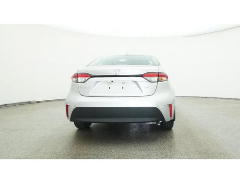 Used 2025 Toyota Corolla LE FWD image 28