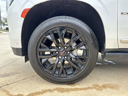 Used 2024 GMC Yukon XL Denali w/ Denali Reserve Package RWD image 6