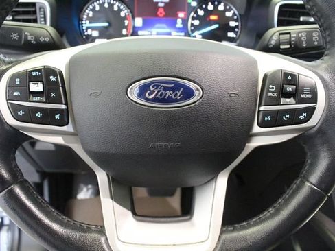 Used 2021 Ford Explorer XLT w/ Equipment Group 202A RWD image 13