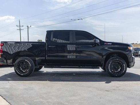 Used 2021 Chevrolet Silverado 1500 Custom Trail Boss w/ LPO, Dark Essentials Package image 4