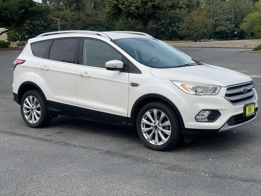 Used 2017 Ford Escape Titanium FWD image 8