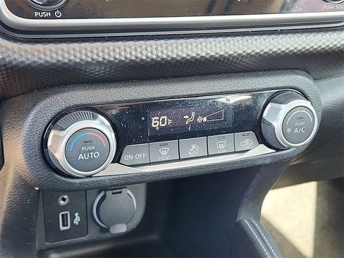 Used 2019 Nissan Kicks SV image 17