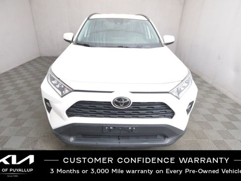 Used 2021 Toyota RAV4 XLE image 2