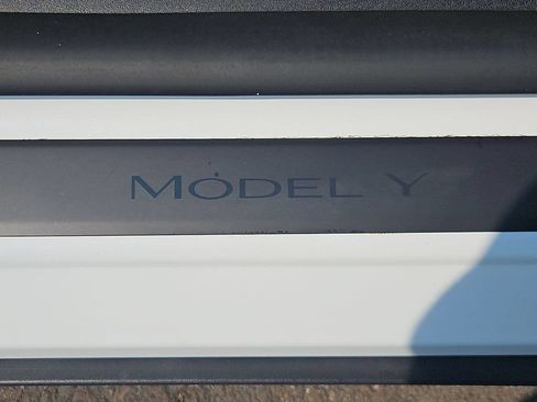 Used 2022 Tesla Model Y Performance AWD/4WD image 27