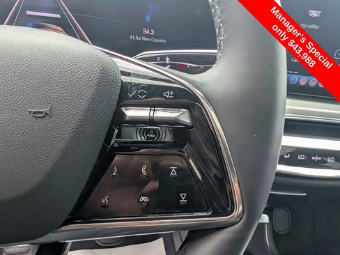 Used 2025 Cadillac Lyriq Luxury w/ LPO, Floor Liner Package AWD/4WD image 18