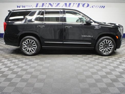 Used 2023 GMC Yukon Denali Ultimate AWD/4WD image 2