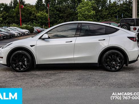 Used 2022 Tesla Model Y Long Range AWD/4WD image 8