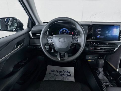 Used 2025 Toyota Camry LE FWD image 20