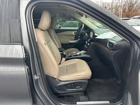 Used 2021 Ford Explorer Limited w/ Equipment Group 301A image 17
