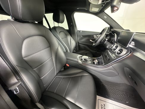 Used 2017 Mercedes-Benz GLC 300 4MATIC image 24